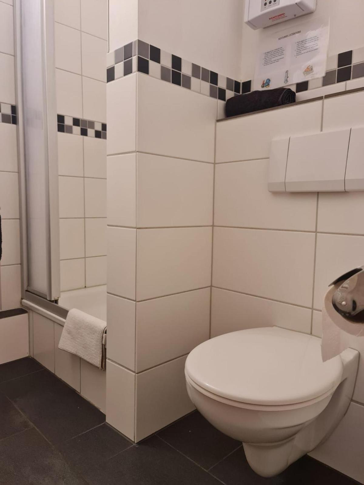 Simplex Apartments Am Ludwigsplatz カールスルーエ エクステリア 写真